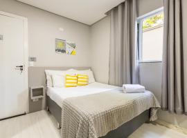 09- Studio lindamente decorado! Ideal para casal!!!, hotel en Curitiba