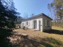Lodge détente nature Sam'Suffit, lodge in Oizé