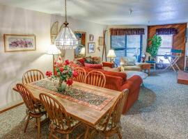 Aspen Creek #119 Shared Pool Hot Tub & BBQ, hotel en Mammoth Lakes