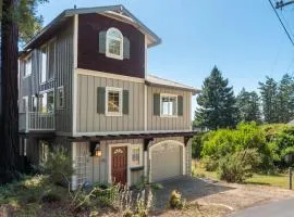 Gorgeous 3 BDR Home in Gualala With Ocean View
