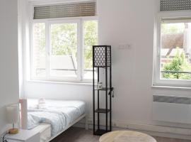 Villars vibe & comfort, Hotel in Valenciennes