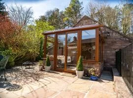 Willow cottage with private hot tub