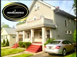 Charming 2-Bedroom Thoreau Lower