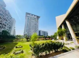 Penta Square - LMY Hotel Serviced Apartments City View DHA Lahore