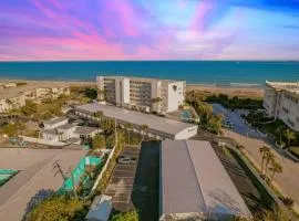 201 - 2 Bedroom 2 Bath Luxury Unit W Sea Breeze!