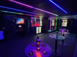 New - The Fun House Blackpool - Private nightclub, хотел в Блекпул