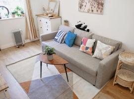 Cozy 2-Bedroom Detached Home No-7, hotel v destinaci Dublin
