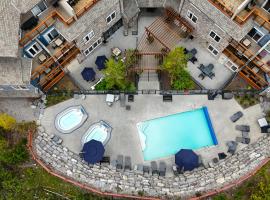 Blackstone Mountain Lodge by CLIQUE, hotel v destinaci Canmore