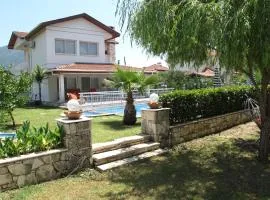 Crescent Villa
