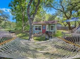 Charming Lakeview Cottage with Lake Access