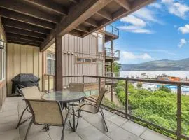 Lakefront Getaway at The Cove