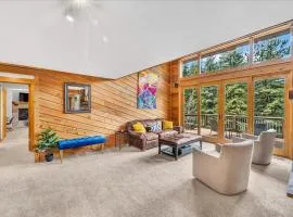 Creekside Mountain Views Hot Tub