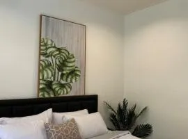 2 bedrooms-Teal door house