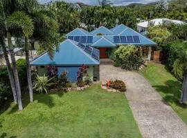 Palms in Paradise - pet friendly airconditioned beach house