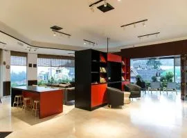 OYO 229 Parkland Hotel