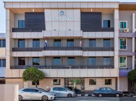 Capital O 89538 Ocean Hotel, hotel di Victoria