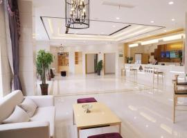 GreenTree Inn Hefei Feidong County High Speed Rail Station Wuyue Plaza Express Hotel, hotel v destinaci Feidong