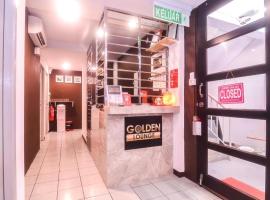 OYO 89465 Golden Lounge, hotel v destinaci Maong Bazaar
