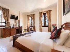 Hung Phong Hotel - Near Dalat Night Market, hotel near Lien Khuong Airport - DLI, Da Lat