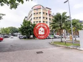 OYO 89717 Budget Star Hotel