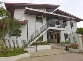 OYO 736 Jade Apartelle