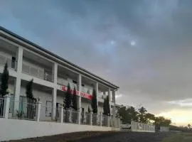 White Diamond Apartment