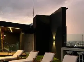 Stylish Loft with Valley View, Prime Escalante Location, San José