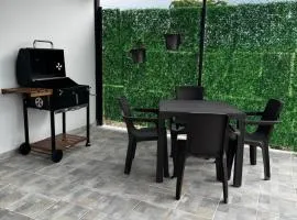 Casa con Parrilla y Espacios al Aire Libre