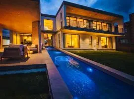 Sonvanger Villa Oceanfront Luxury