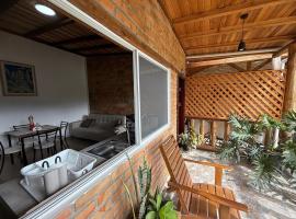 Rustic Villa in a Natural Setting, hotel v destinaci Loja