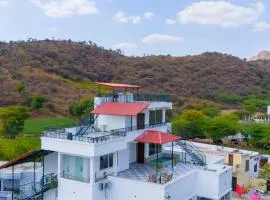 Alaya Stays Kodiyat 4-BHK Pet-Friendly Villa With Views of Sajjangarh Palace