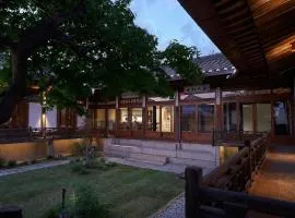 Nostalgia Hanok Hotel