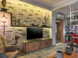 Cosy 1st floor apartment at Koum Kapi Beach