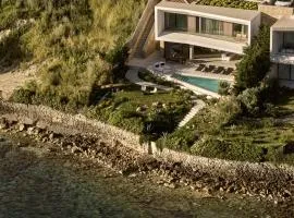 Opsis villas, A waterfront & architectural retreat