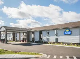 Days Inn & Suites by Wyndham Wausau
