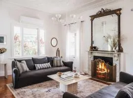Luxe Hinterland Stay, Eastnor at Montville Estate