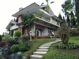 Villa Bougenvile Lembang Asri, hotell nära Tangkuban Perahu-vulkanen, Lembang