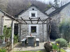 Rustico dans charmant hameau vue lac Verzasca