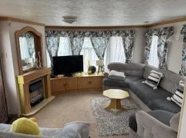 Hilltop Hideaway 2 Bed Caravan with Panoramic Town Scenery in Aberystwyth Holiday Village F8