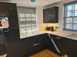 Number 10 - Stunning brand new house - sleeps 6 - free parking