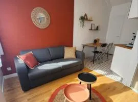 Studio Terre 1st floor Center Train station 5 minutes away
