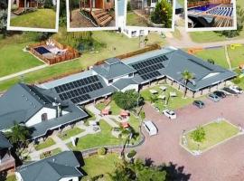 Forest Gate Apartments and Rooms, haustierfreundliches Hotel in Plettenberg Bay