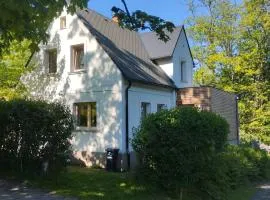 Domeček uprostřed přírody