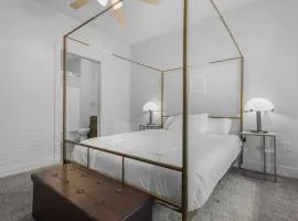 CozySuites Modern 2BR Nora Indianapolis #10