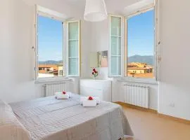 -Cavour 8- 3 rooms with views - near the Tower