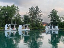 Floating Dream, hotel para golfe em Fiano