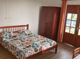 Studio cosy à Morne-à-l'Eau – 30 m² avec balcon, hotel in Morne-à-lʼEau