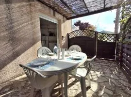 SAINT-FLORENT 2 Pièces terrasse piscine FLO300-J07