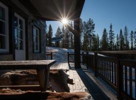 Mysig lägenhet i Björnrike mitt i skidbacken med terrass och utsikt över Sonfjället, ski resort in Vemdalen