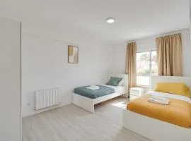 Bright & Family Flat in Paço de Arcos by HostWise